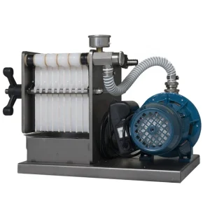 FCP10T Profesjonelt Platefilter for bord 20x20 med pumpe (for 10 filterplater) - Grifo